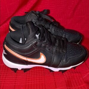 Youth 3.5 NIKE AIR JORDAN Multisport Baseball Softball Shoes FASTFLEX CLEATS